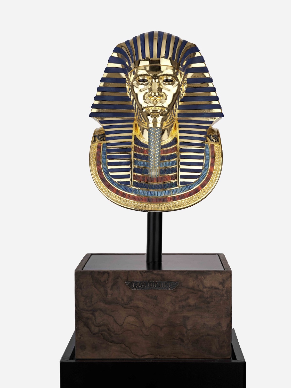 يتحدث الفنانون وراء “الملك الأسود توت” الذي أثار غضب النقاد المصريين