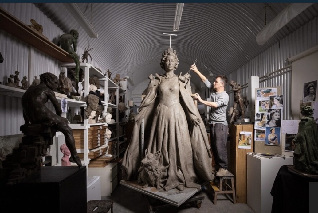 A New SevenFootTall Sculpture of a Young Queen Elizabeth II With Her