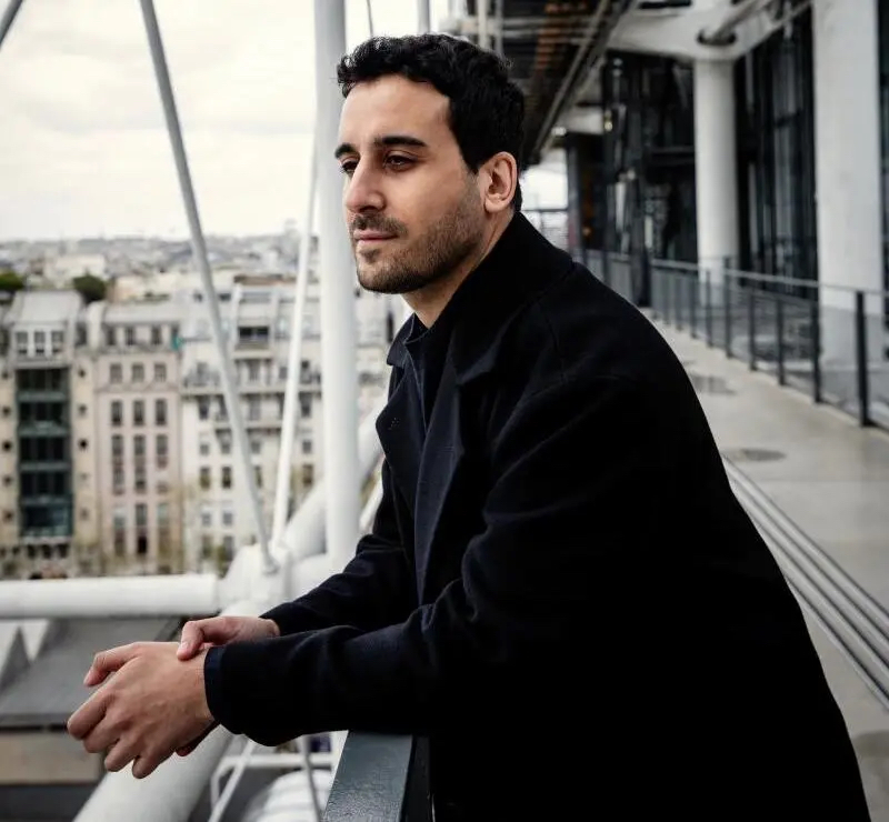 L’artiste palestino-suédois Tariq Kiswansson a remporté le prix artistique le plus prestigieux de France, le prix Marcel Duchamp.