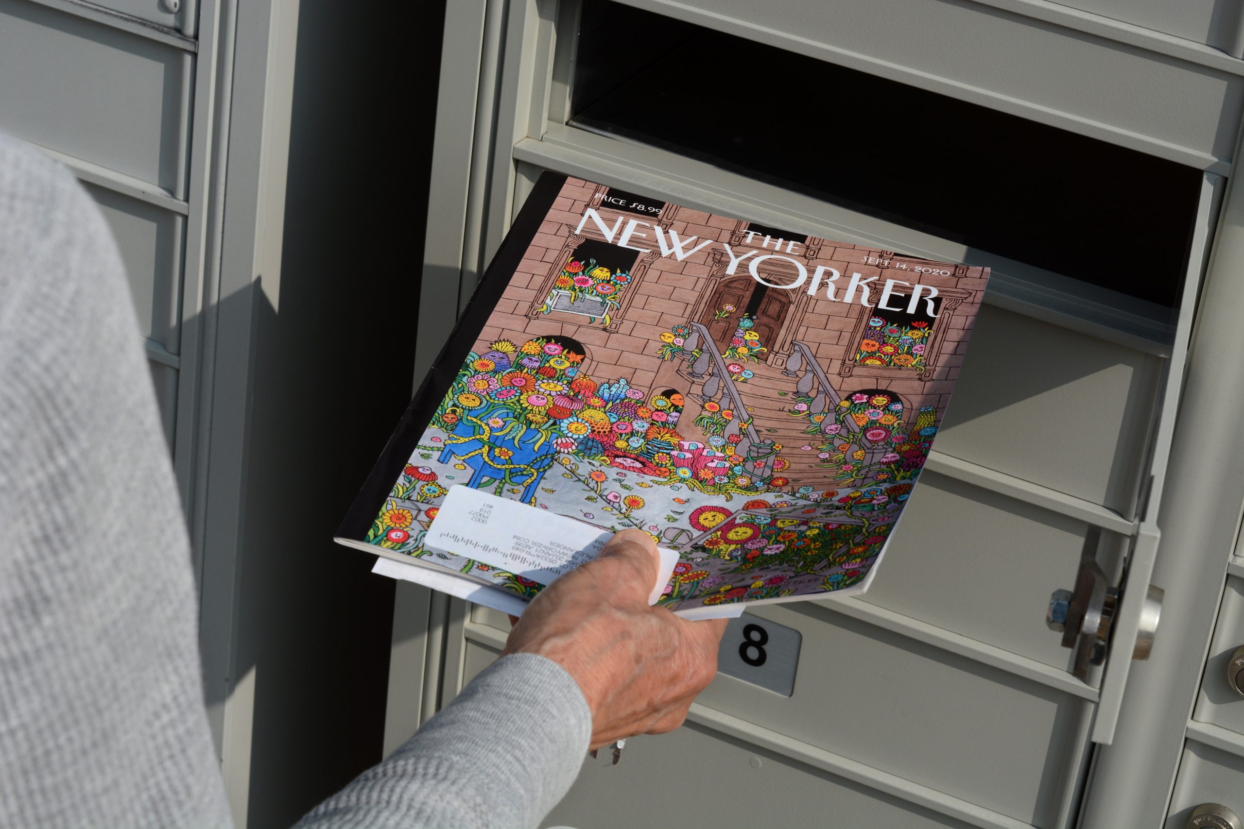 The Pool of Art Critics (Salaciously) Shrinks, and More Juicy Art World Gossip