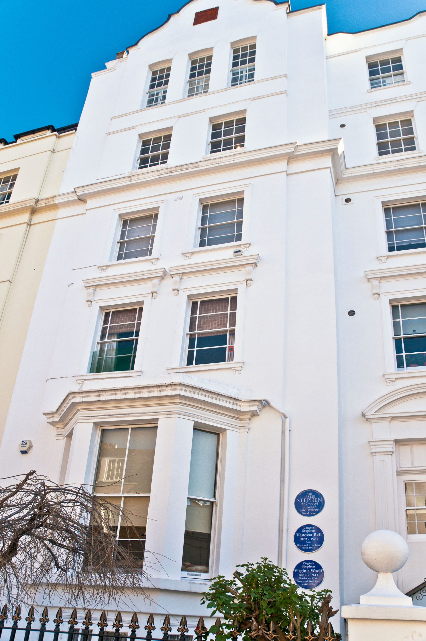An Apartment in Virginia Woolf's Childhood Home Just Hit the Market